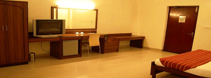 1880/Hotel Uberoi Anand - Bareilly 14.jpg